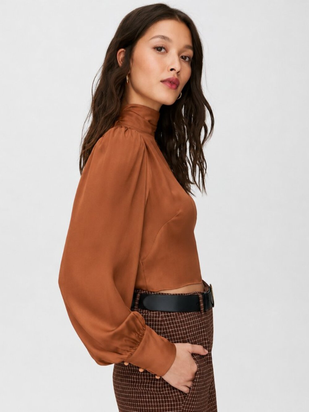 Aritzia Wilfred Leigh Blouse High Shine Backless Satin Brown Copper Size XS - Picture 2 of 8